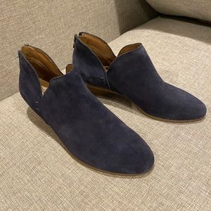 New Kenneth Cole Side Skip Suede Booties, dark or navy blue, 7.5, never worn